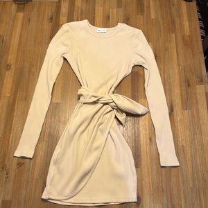 Dana wrap mini dress “superdown” in nude size small.
